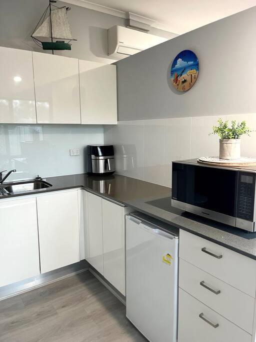 The Villas - Hervey Bay - 2 Separate Villas 우란간 외부 사진